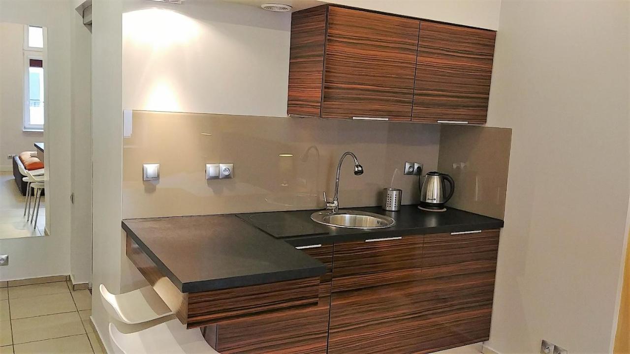 Mirror Gold & Grey Apartment